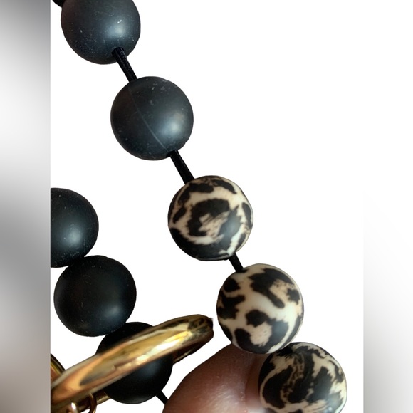 NEW Leopard Print Keychain Bracelet ID Photo Wallet Woman’s Accessories Purse - Picture 9 of 9